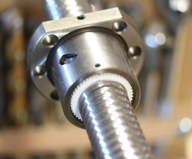 image of the 25mm diameter 1900mm ball screw