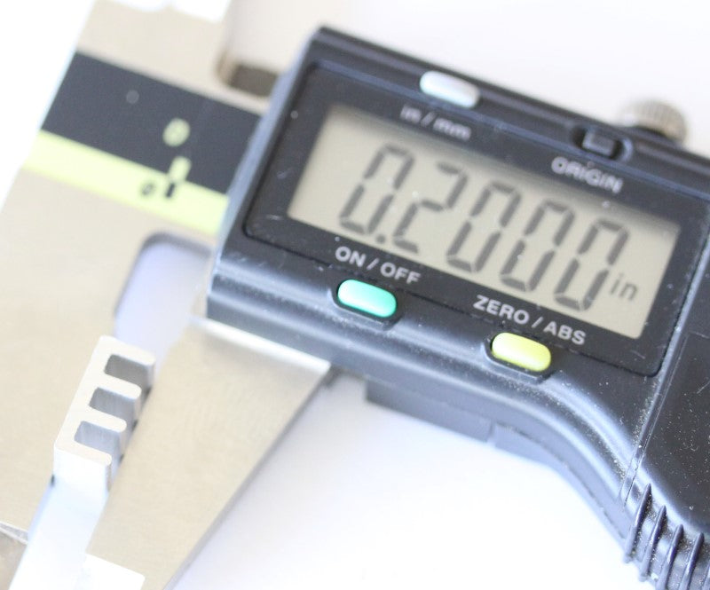 Measurement of the height of the heat sink at 0.2 inches (5.08 mm)